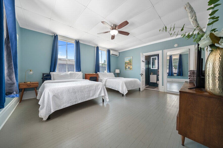 More Photos Of 741 Park Ave, Hot Springs Hotel For Sale