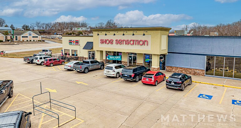 More Photos Of 1090 S Neosho Blvd, Neosho General Retail For Sale