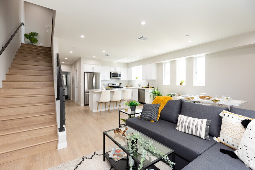 More Photos Of 2234 Crenshaw Blvd, Los Angeles Apartments For Sale