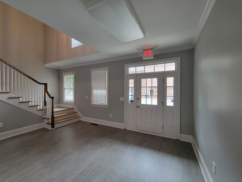 More Photos Of 182 Ben Burton Cir, Bogart Office For Sale