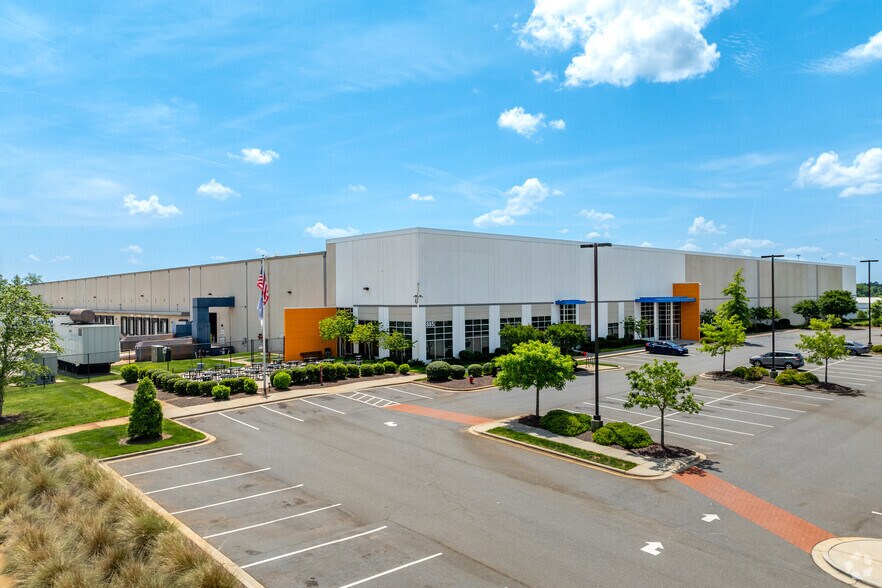 More Photos Of 885 Paragon Way, Rock Hill Warehouse For Lease