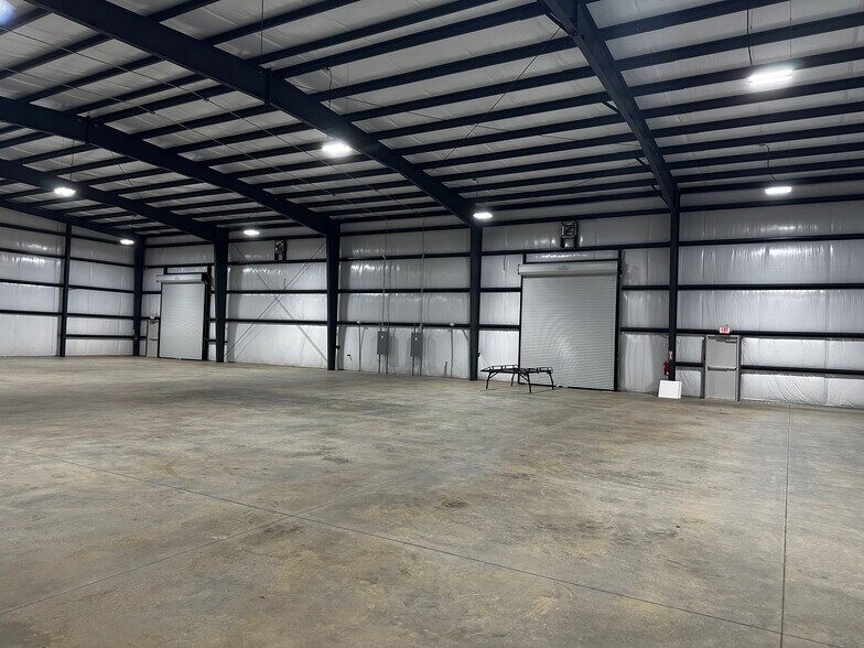 More Photos Of 700 E Fairfield Rd, Greenville Warehouse For Lease