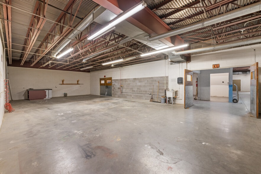 More Photos Of 888 Antler Dr, Casper Warehouse For Sale