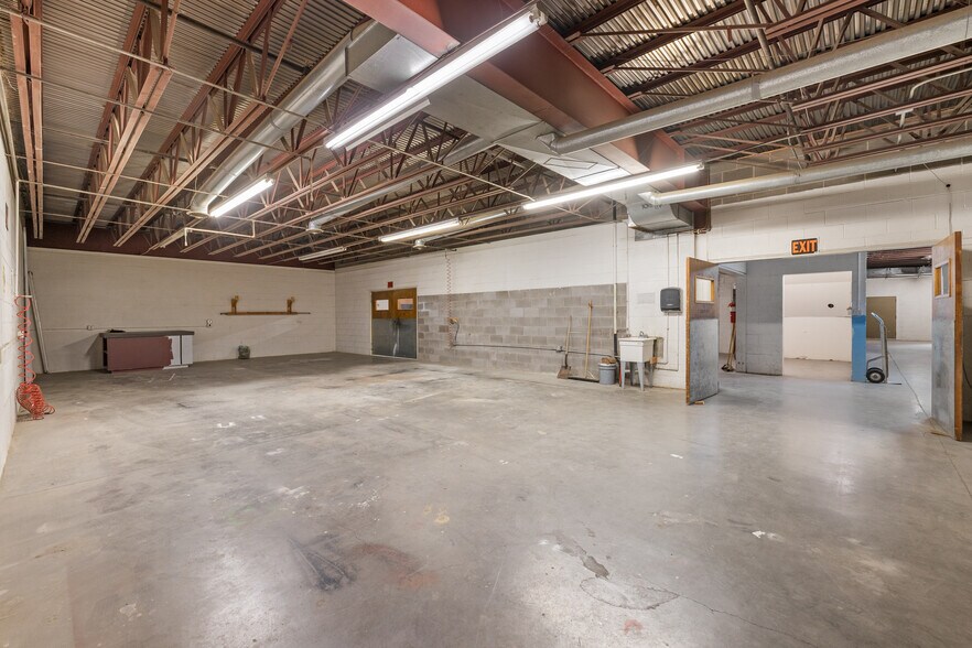 More Photos Of 888 Antler Dr, Casper Warehouse For Lease