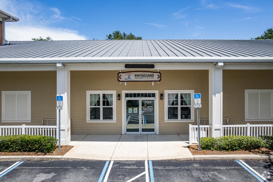 More Photos Of 733 & 737 County Road 466, Lady Lake Medical For Sale