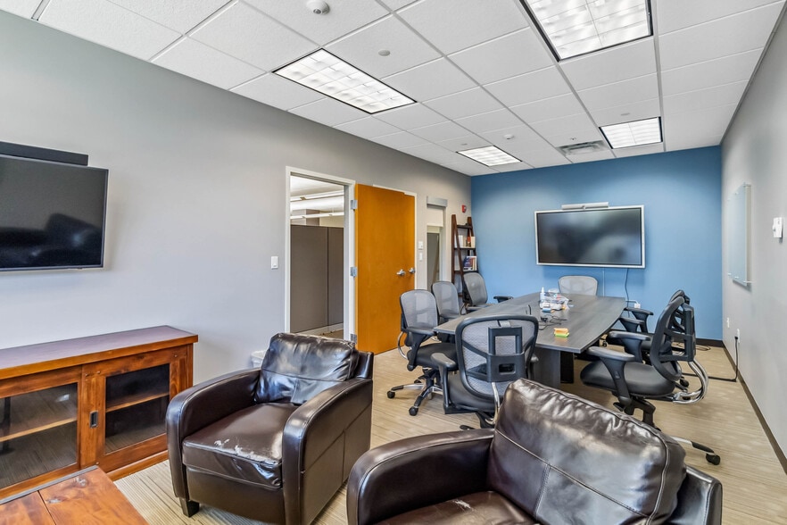 More Photos Of 11002 Lake Hart Dr, Orlando Religious Facility For Lease