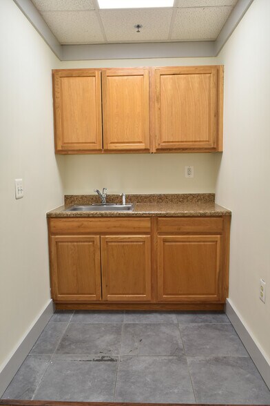 More Photos Of 14631 Lee Hwy, Centreville Medical For Lease