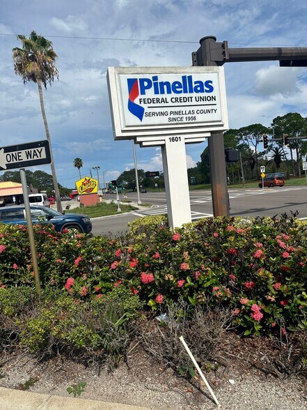 More Photos Of 1601 Gulf To Bay Blvd, Clearwater Storefront Retail Office For Sale