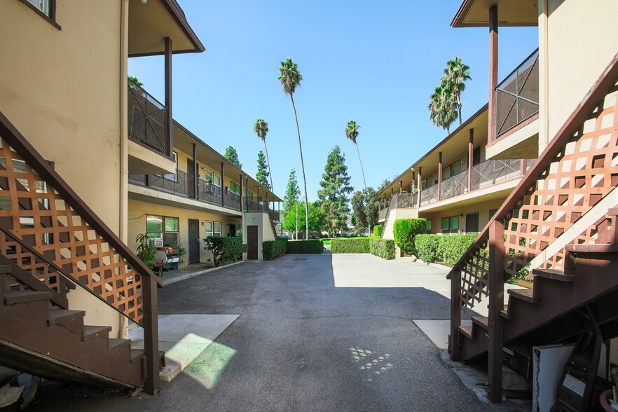 More Photos Of 1910-1918 Lincoln Ave, Pasadena Apartments For Sale
