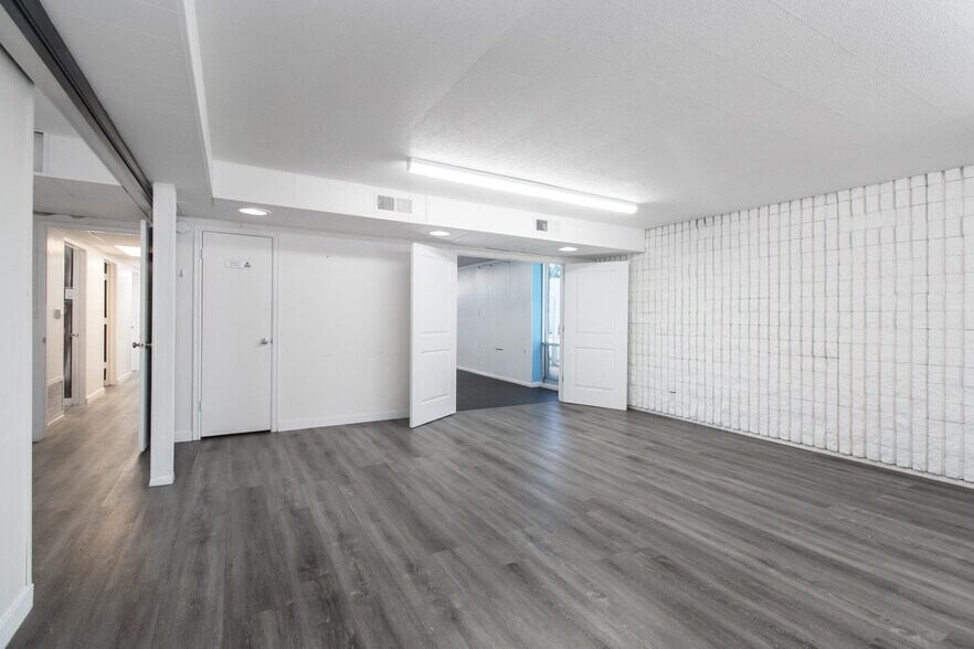 More Photos Of 1021 E Walnut St, Pasadena Medical For Lease