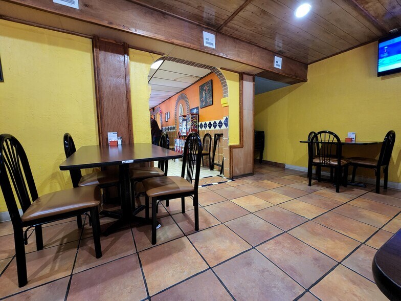 More Photos Of 1221 N Grady St, Altus Restaurant For Sale