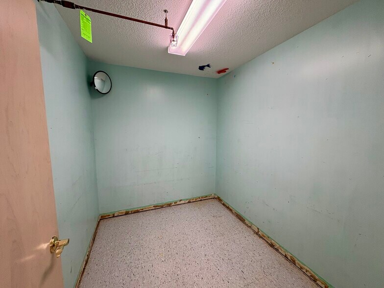 More Photos Of 615 Beardsley St, Boyne City Office For Sale