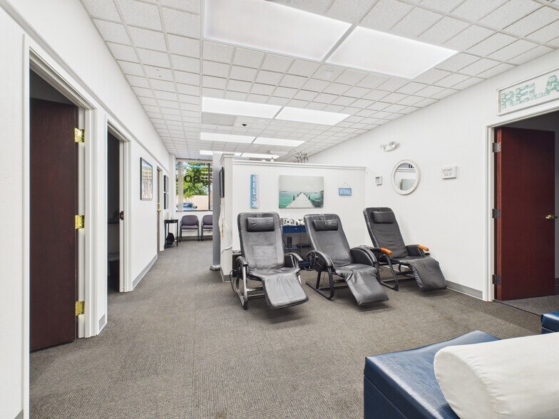 More Photos Of 1110 N Five Mile Rd, Boise Office For Sale