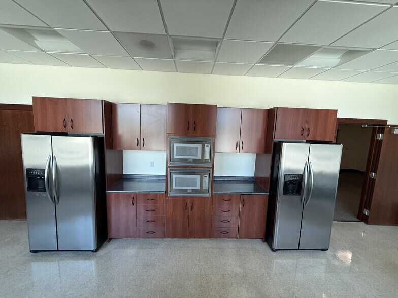 More Photos Of 180 N University Ave, Provo Office For Sale