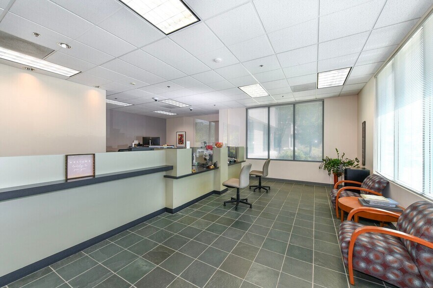 More Photos Of 899 Adams St, Saint Helena Office For Lease