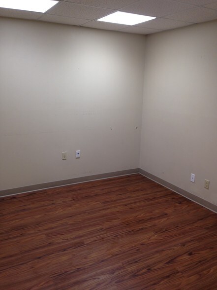 More Photos Of 186 Thomas Johnson Dr, Frederick Unknown For Lease