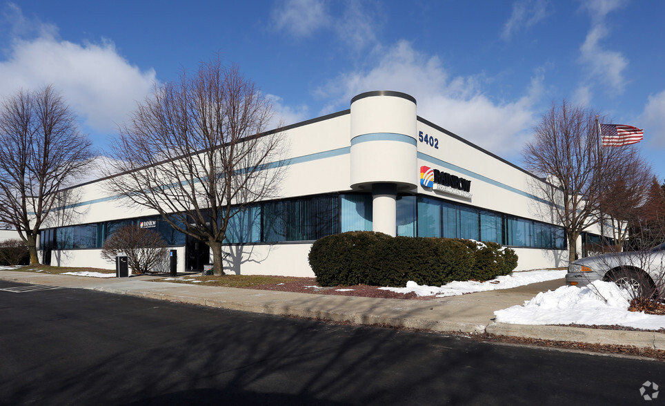 Primary Photo Of 5402 Gateway Ctr, Flint Office For Lease