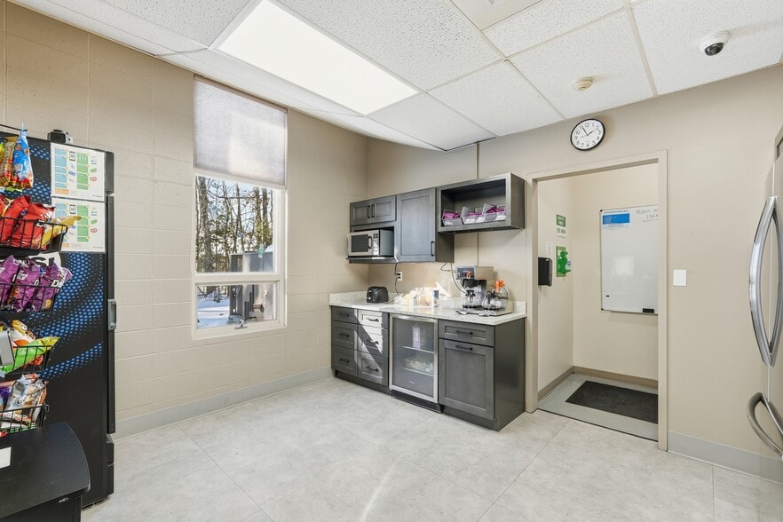 More Photos Of 539 North Rd, Westfield Manufacturing For Sale