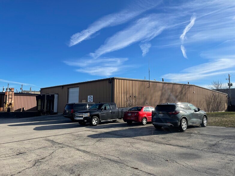 Primary Photo Of 2025 E Norse Ave, Cudahy Warehouse For Lease