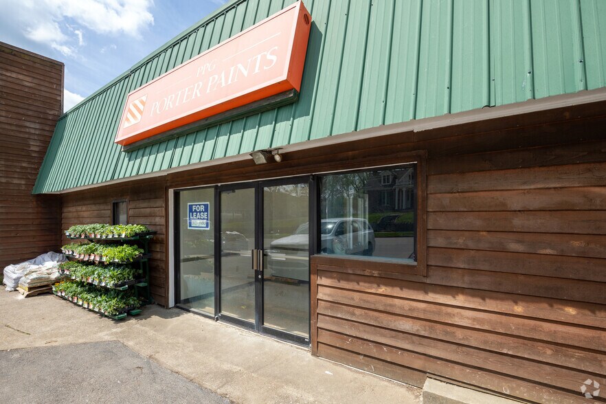 More Photos Of 221 N Main St, Versailles General Retail For Sale