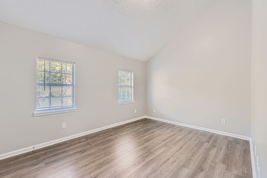 More Photos Of 8537 Pineland Dr, Jonesboro Apartments For Sale