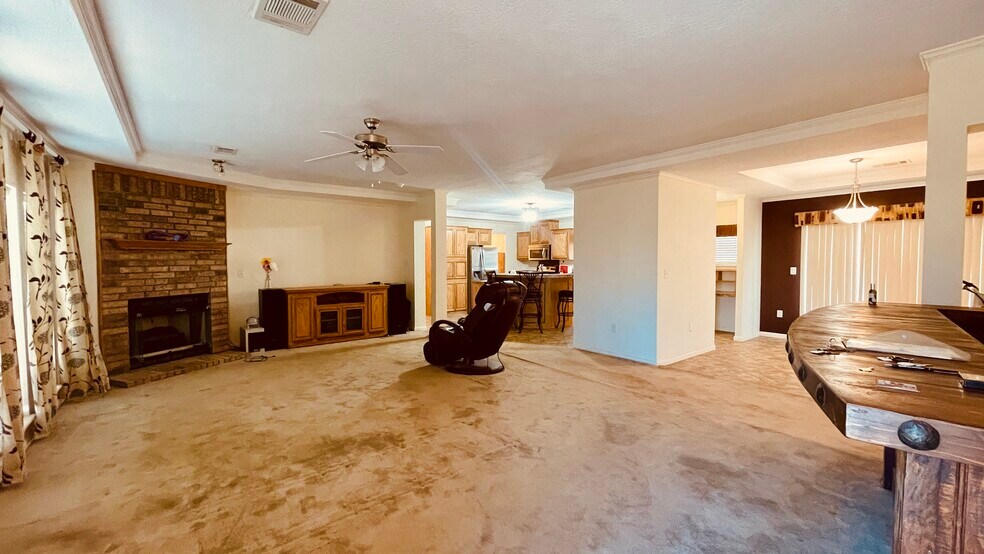 More Photos Of 1613 W San Antonio St, Marfa Specialty For Sale