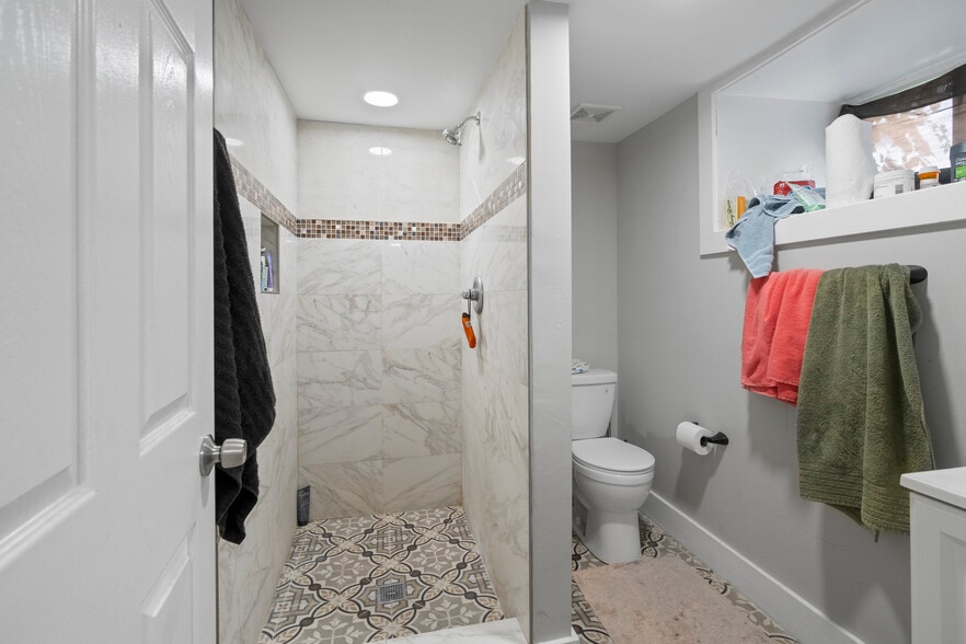 More Photos Of 2519 Liberty Heights Ave, Baltimore Apartments For Sale