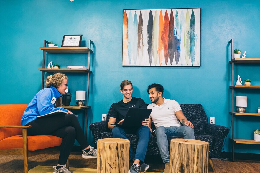 More Photos Of 820 Elm St, Godfrey Apartments For Sale