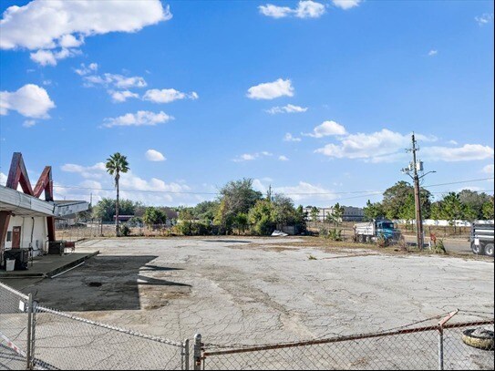 More Photos Of 4530 Brentwood Ave, Jacksonville Fast Food For Lease