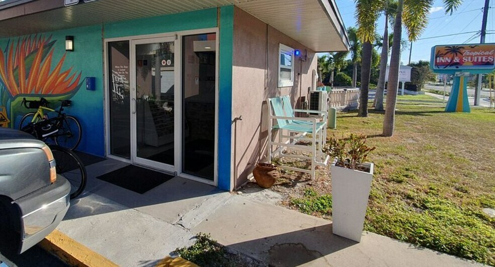 More Photos Of 1320 Cleveland St, Clearwater Hotel For Sale