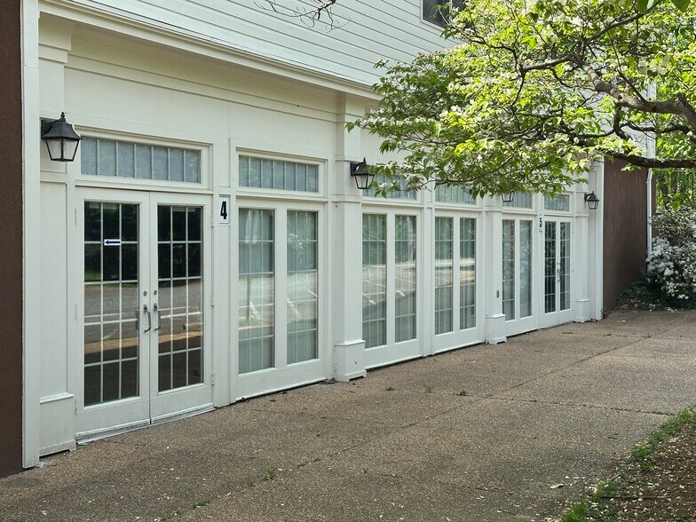 More Photos Of 5649 Mount Gilead Rd, Centreville Religious Facility For Lease