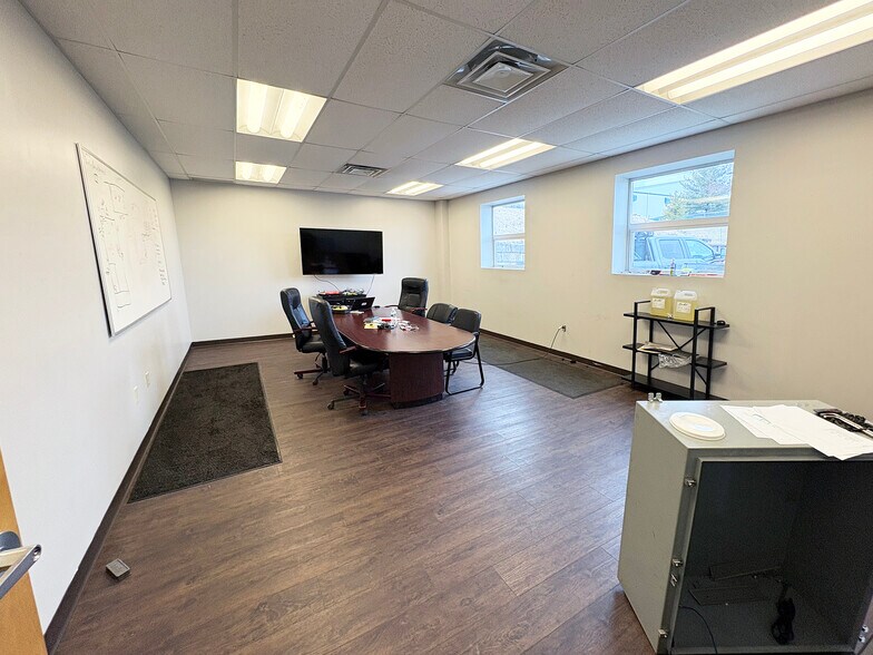 More Photos Of 100 Beta Dr, Canonsburg Warehouse For Lease