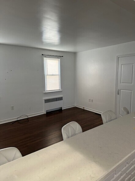 More Photos Of 49 Mays Landing Rd, Somers Point Office Residential For Lease