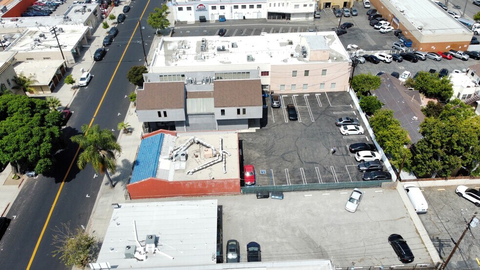 More Photos Of 14431 Hamlin St, Van Nuys Office For Lease