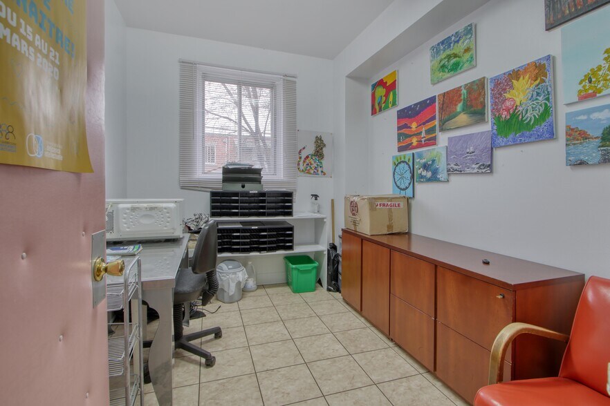 More Photos Of 3505 rue Bagot, Montréal Office For Sale