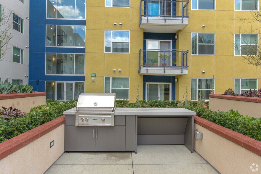 More Photos Of 10568 Gateway Promenade, El Monte Apartments For Lease