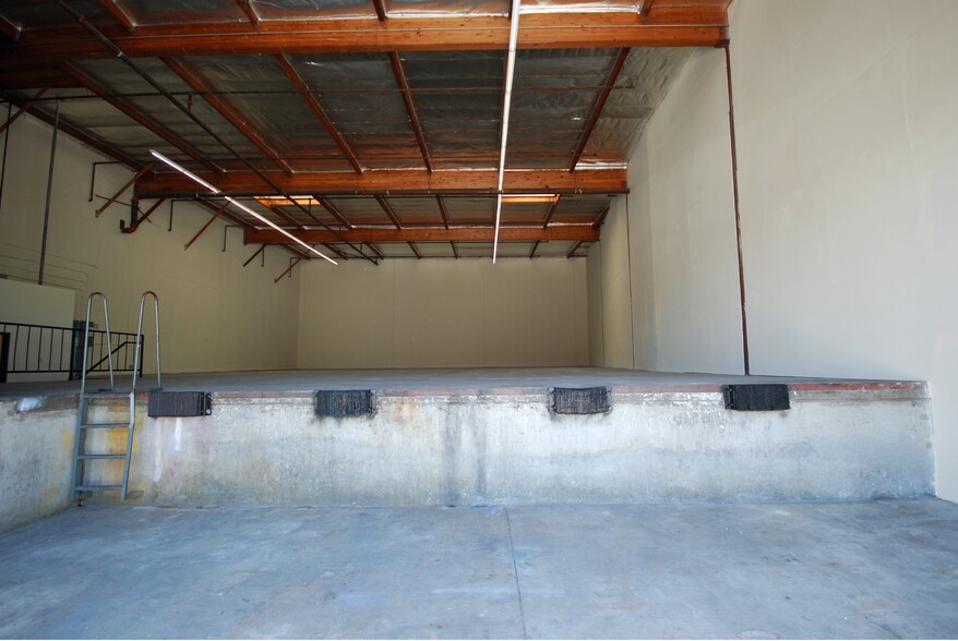 More Photos Of 241-317 E Redondo Beach Blvd, Gardena Unknown For Lease