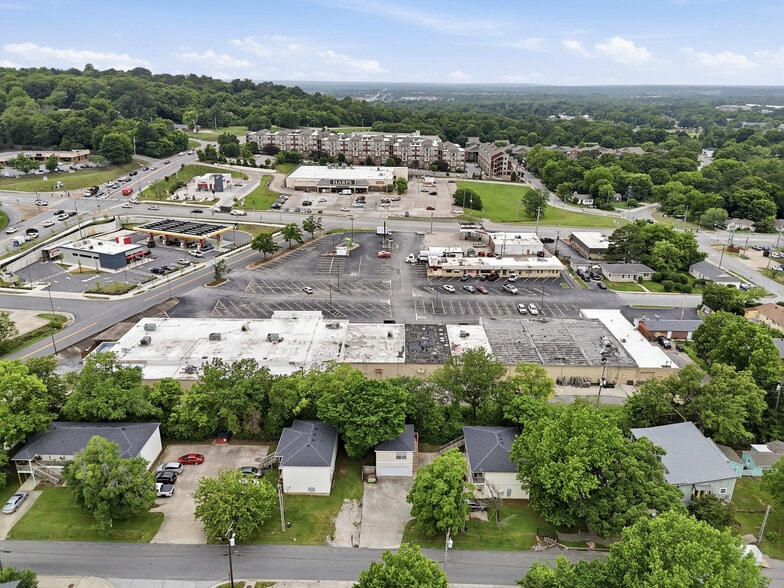 More Photos Of 1200-1220 N Garland Ave, Fayetteville Unknown For Lease