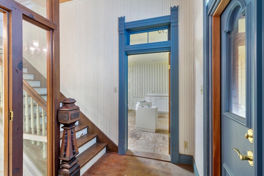 More Photos Of 321 L B J dr, San Marcos Office For Sale