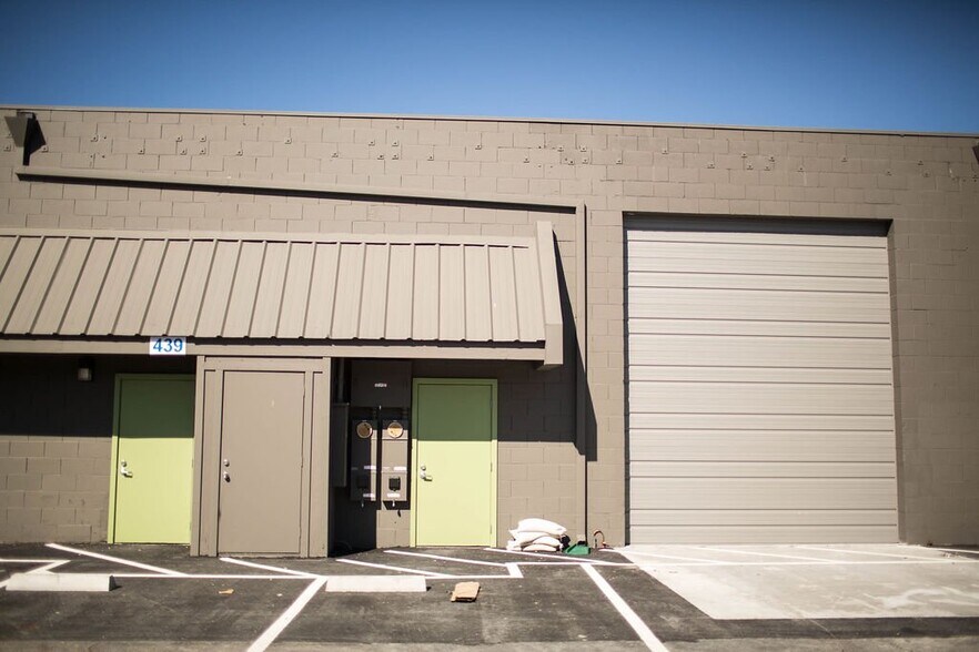 More Photos Of 406-499 Reynolds Cir, San Jose Warehouse For Lease