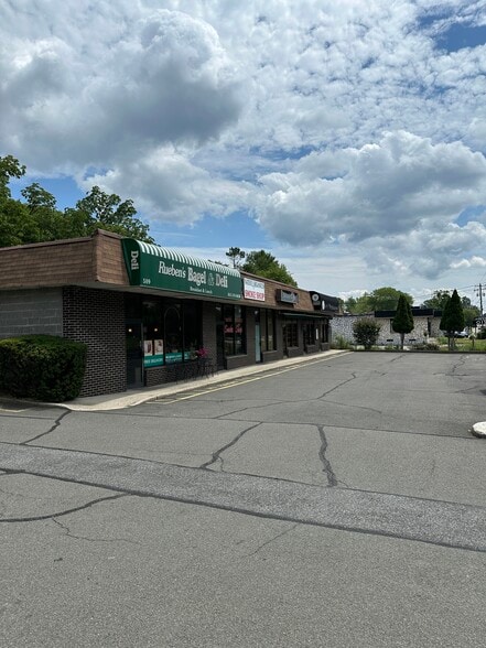More Photos Of 589 Route 303, Blauvelt Storefront For Lease