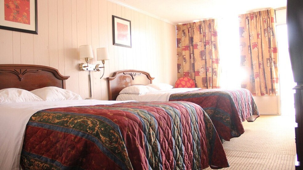 More Photos Of 312 W J J Dr, Greensboro Hotel For Sale