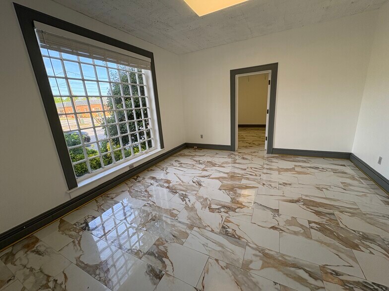 More Photos Of 444 N Main St, Suffolk Office For Lease