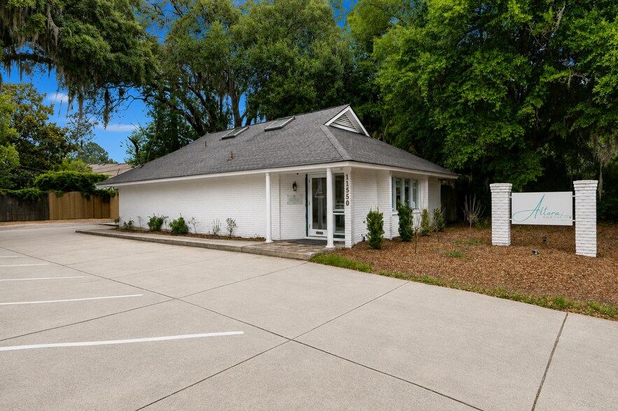 Primary Photo Of 11550 Abercorn St, Savannah Medical For Sale