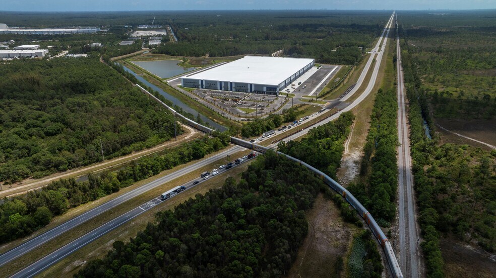 More Photos Of 15500 Venture Way, Jupiter Distribution For Lease