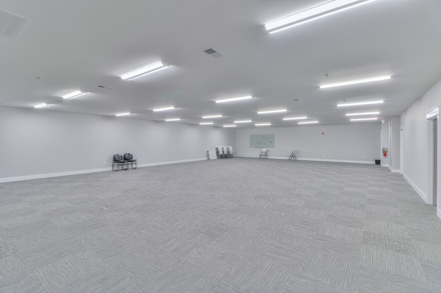 More Photos Of 605 River Rock Blvd, Murfreesboro Health Club For Lease