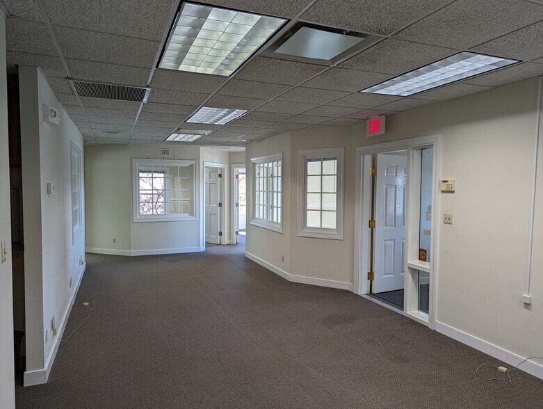 Primary Photo Of 2430 Southland Dr, Chester Office For Sale
