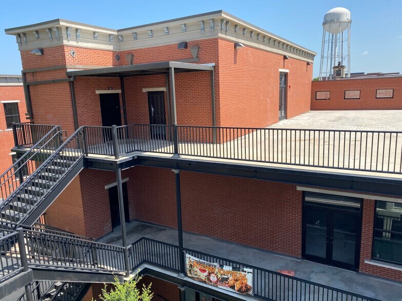 More Photos Of 301 E Virginia St, McKinney Storefront Retail Office For Lease