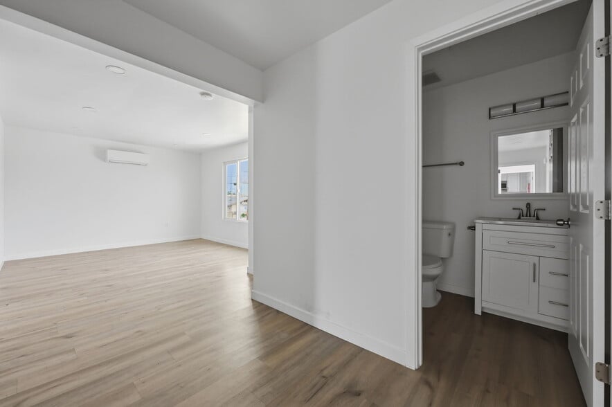 More Photos Of 2005 Highland Ave, National City Apartments For Sale
