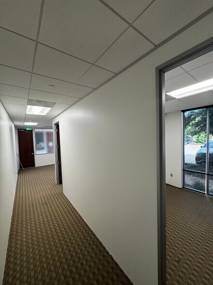 More Photos Of 5920 W William Cannon Dr, Austin Unknown For Lease